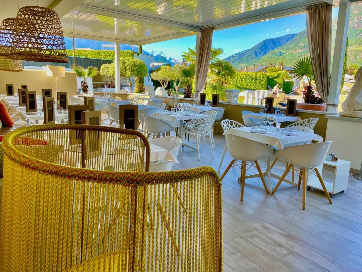 Schlosshof Charme Resort - Hotel & Camping Lana Exterior photo