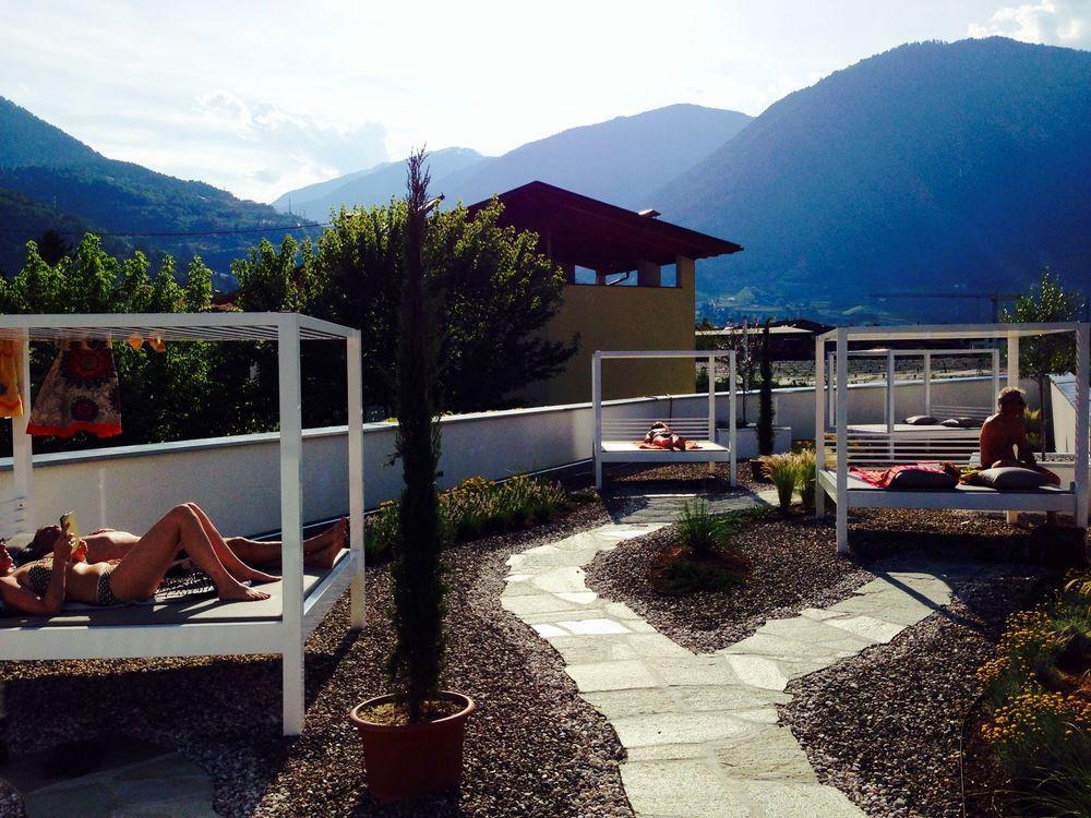 Schlosshof Charme Resort - Hotel & Camping Lana Exterior photo